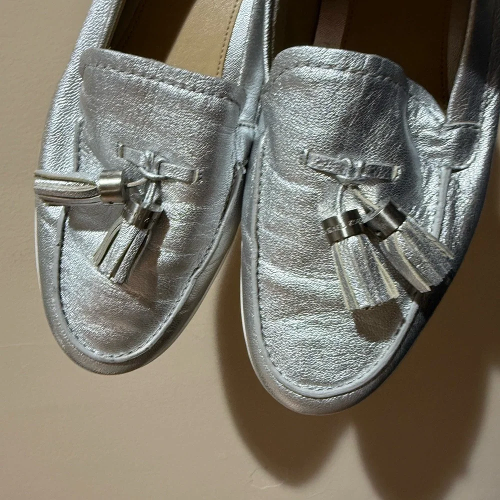 Michael Kors Loafers‎ Size 9 Leather Silver Metallic Callahan Moccasins U